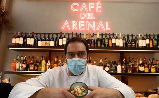 El café del Arenal ganador del concurso de pintxos sobre cocina americana con su 'ceviche a la vasca'