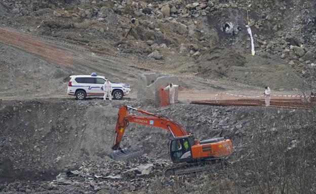 La empresa del vertedero dice que iba a analizar el informe de grietas al día siguiente del derrumbe