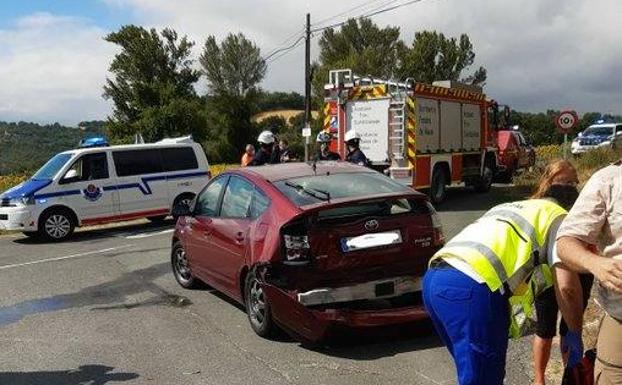 Cuatro heridos en una colisión entre dos vehículos en Lantarón