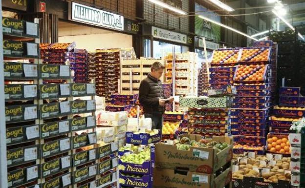 El virus dispara las ventas de Mercabilbao por el tirón de las frutas y hortalizas