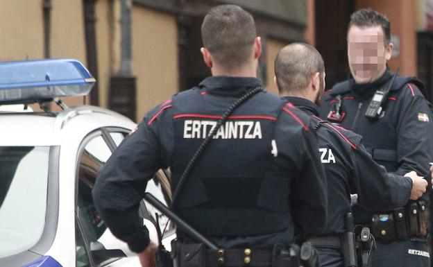 Detenido un joven por robar y agredir a pasajeros del autobús Vitoria-Pamplona
