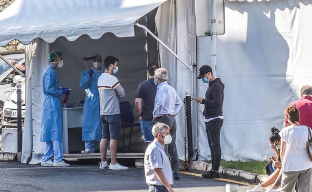 Osakidetza localiza un posible foco tras el positivo de dos camareros de un bar de Salvatierra