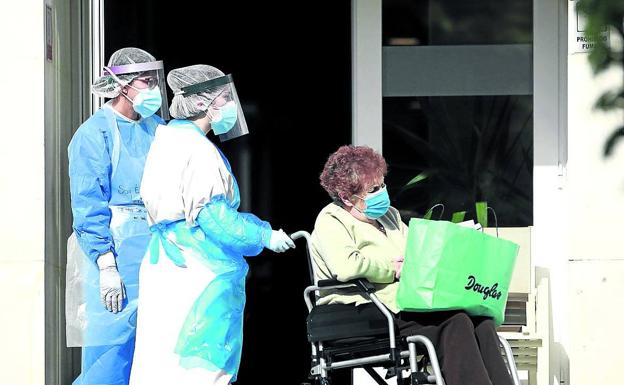 Álava realizará pruebas a más de 2.000 mayores y trabajadores de las residencias