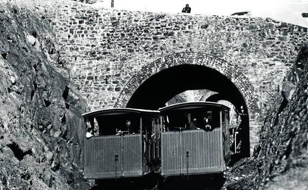 El funicular de Artxanda mantiene la maquinaria original de hace 37 años