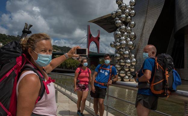 La falta de turistas y el descenso del consumo provocan la cuarta bajada de los precios