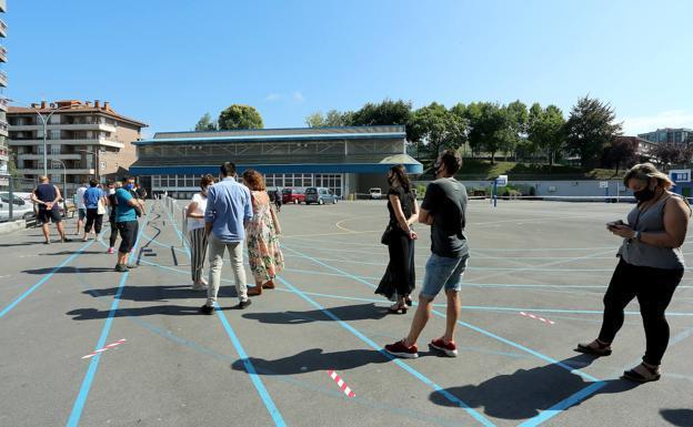 Azpeitia confirma 47 positivos más en el foco detectado en el Casco Viejo