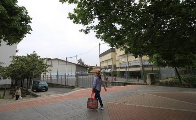 Un paciente propina quince puñetazos en la cabeza a un sanitario y hiere el tobillo a otro en Leioa