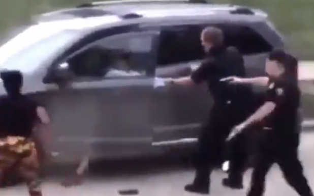 Otro video de violencia policial contra un afroamericano sacude EE UU