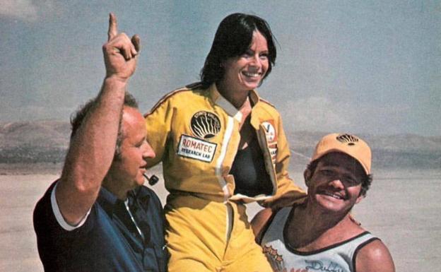 Kitty O'Neil, doble de Wonder Woman, sorda y la primera mujer más veloz de la tierra