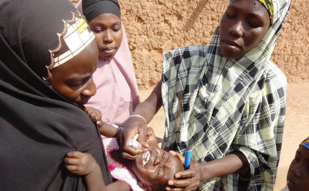 África queda libre de polio tras no registrar casos en los últimos cuatro años