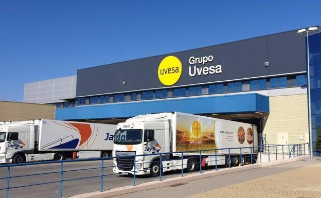 Un megabrote de 175 positivos obliga a cerrar una empresa cárnica en Tudela