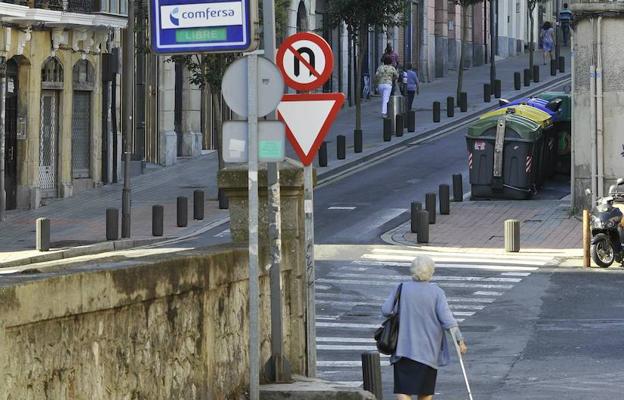 El rodaje de un anuncio obliga a eliminar aparcamientos en varias calles del centro de Bilbao