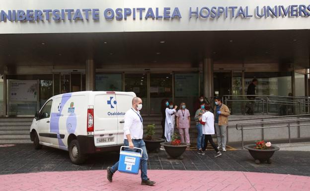 Txagorritxu tiene ingresadas a 56 personas tras un fin de semana con 277 positivos en Álava