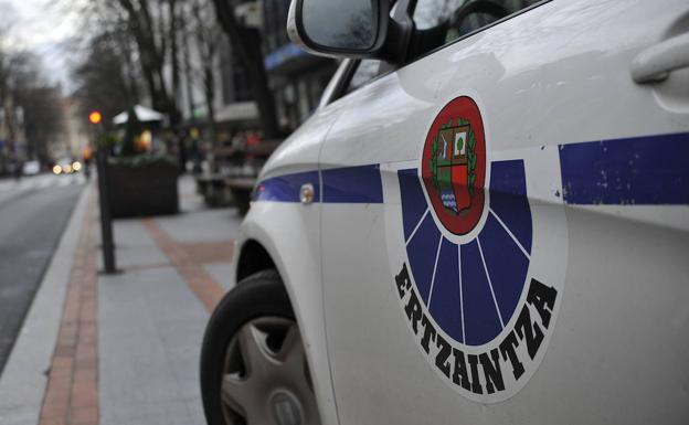 Detenido por robar en un comercio en Vitoria tras escalar para entrar por la ventana