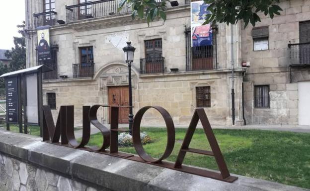 El Museo de Durango acoge una exposición sobre las mujeres asesinadas por brujería