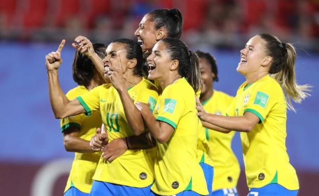 Marta ganará lo mismo que Neymar