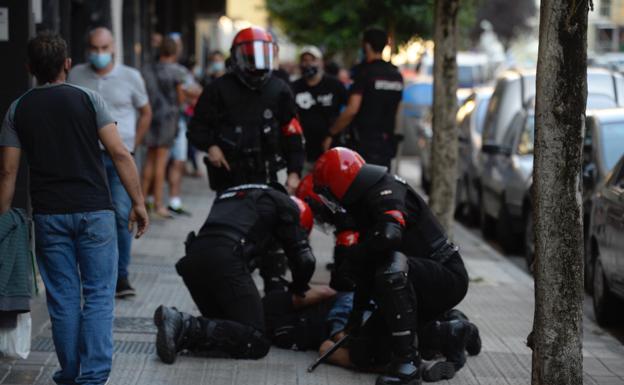 En libertad los 15 detenidos en los disturbios durante el acto de Vox en Santurtzi