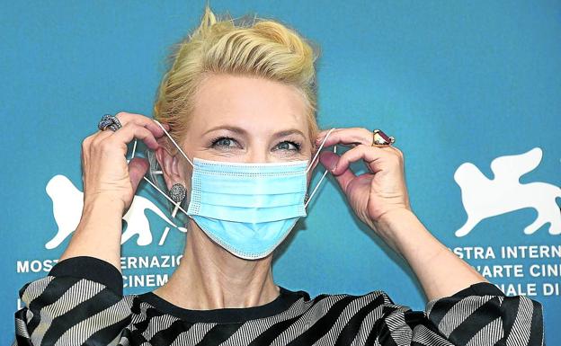 Venecia y Blanchett llaman a la defensa del cine en la apertura de la Mostra