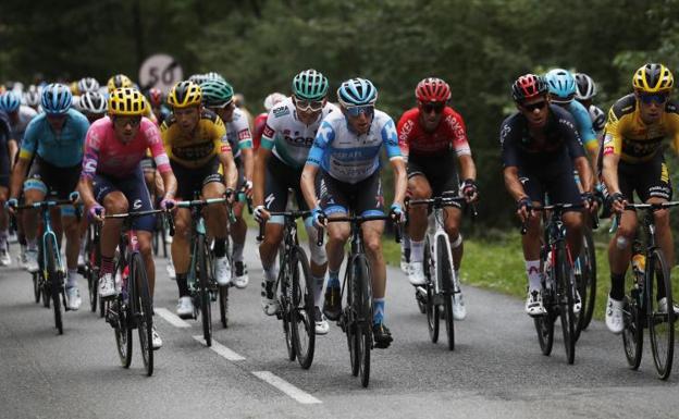 El pelotón del Tour «cruza los dedos» ante el test PCR del día de descanso
