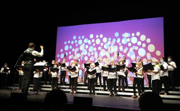 Zozoak clausurando las habaneras de Getxo