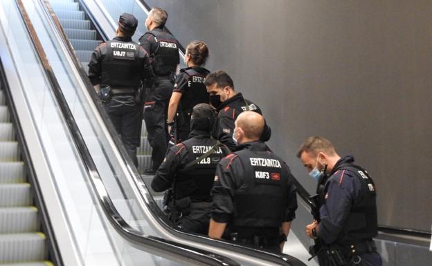 Los rezos de un hombre mientras manipulaba una mochila en Termibus hacen saltar las alarmas antiterroristas