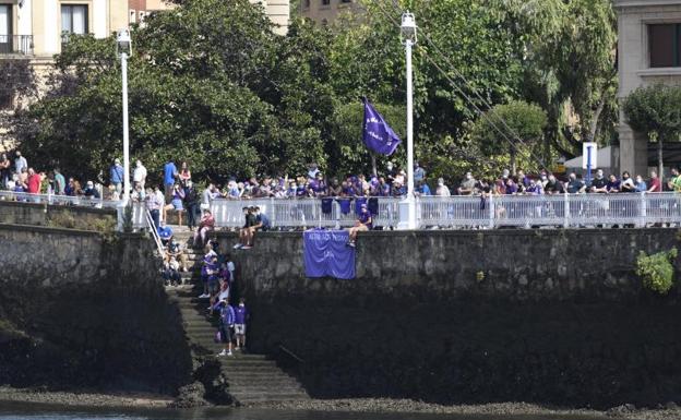 Acordonan el paseo de Las Arenas al producirse aglomeraciones de gente