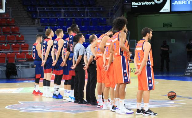 Homenaje del Alavés y el Baskonia a las víctimas de la pandemia