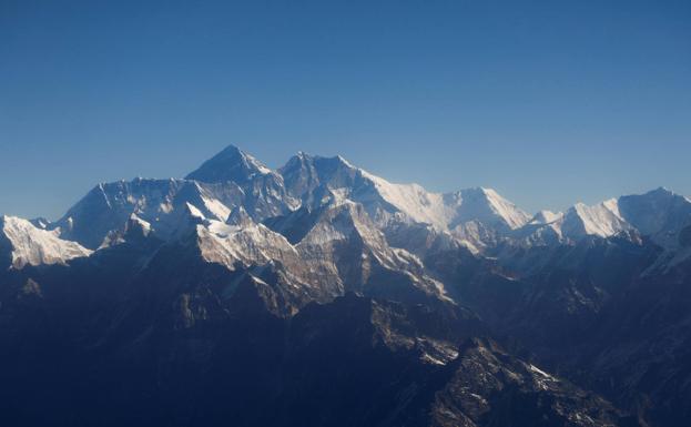 Himalaian Montzoiaren ondorengo bi mendi espedizio soilik baimendu ditu Nepalgo Gobernuak