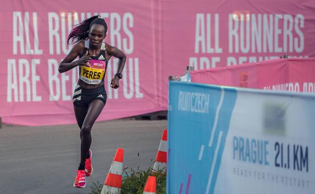 Peres Jepchirchir, la reina de las media maratones