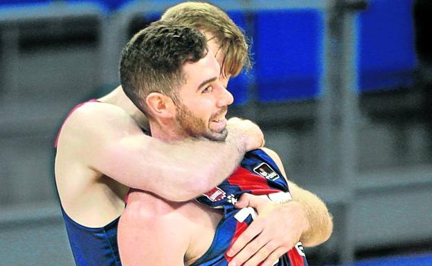 La canasta del título le cambió