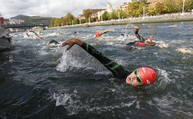 El triatlón de Bilbao devuelve el deporte de élite a las calles de la villa