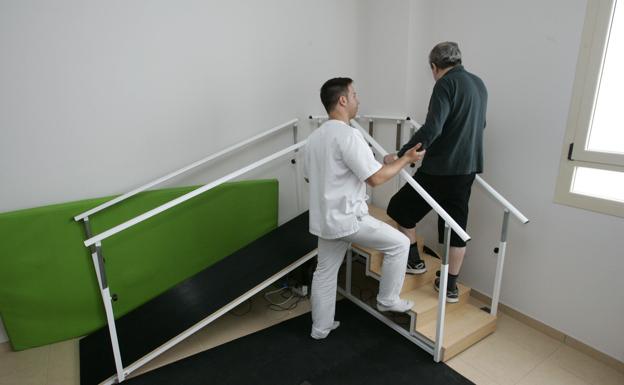 Alcaldes de la Llanada exigen a la Diputación un centro de atención diurna para sus mayores