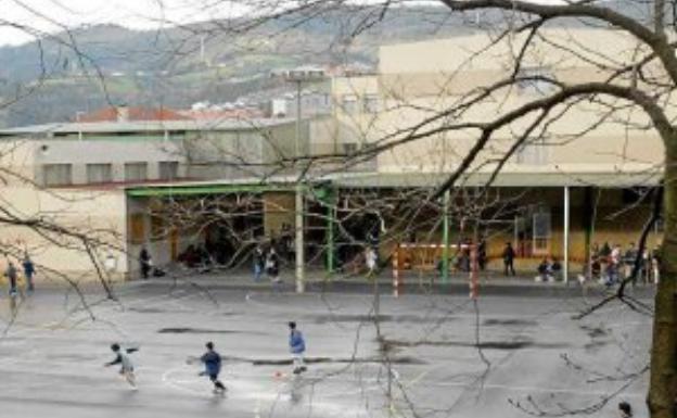 Un positivo obliga a cerrar una clase de infantil de la Ikastola de Ariz en Basauri