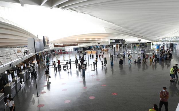 Aena destina 3,2 millones a ampliar salas de embarque remoto del aeropuerto Bilbao