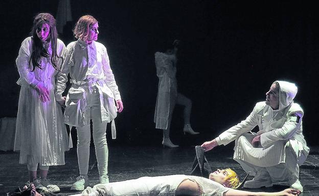 El Arriaga recupera 'Madre coraje' y produce 'El viaje a ninguna parte'