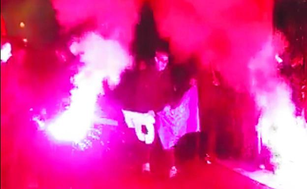 En dirección contraria