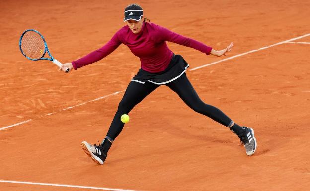 Muguruza sufre pero avanza a la segunda ronda de Roland Garros