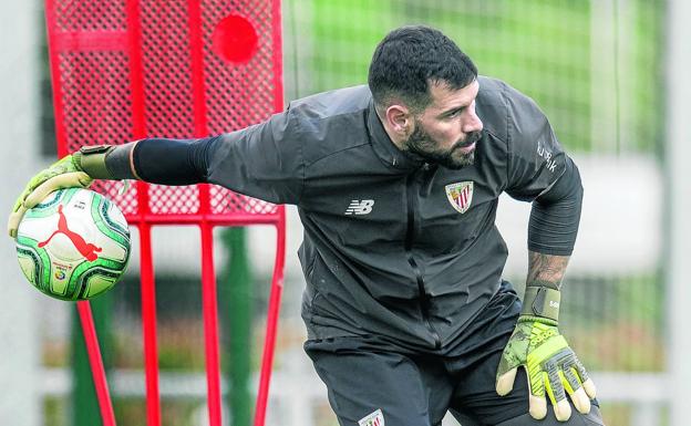 Herrerín y Larrazabal apuran los días para buscar equipo