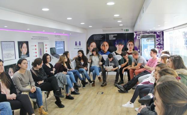 Etxebarria diseña su primer plan de igualdad