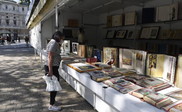 «Los libros no contagian, enganchan», recuerdan los libreros en la reapertura de Feria del Libro de Bilbao