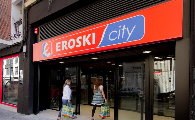 El grupo Eroski reduce beneficios pero mejora un 7% en ventas