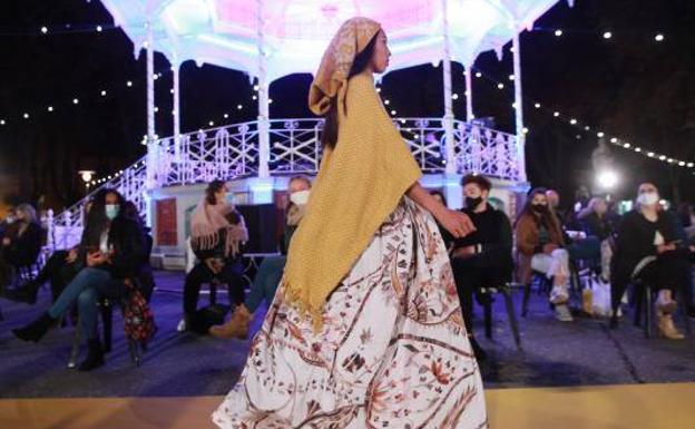 Ropa de cama y novias rompedoras, el desfile más original de la Pasarela Gasteiz On