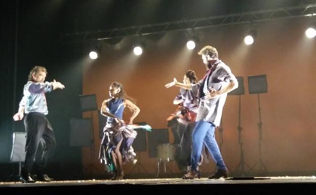 'Los cuerpos celestes', una danza ficción flamenca