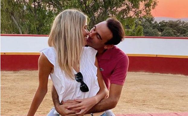 El 'twinning' de Enrique Ponce y Ana Soria: sincronizados hasta en la ropa