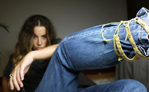 Manual de estilo para sacar partido a los vaqueros más complicados de la temporada