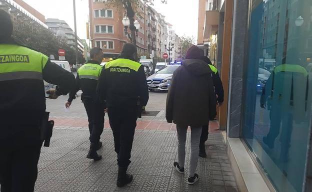 Diez menores investigados por una pelea entre bandas latinas en Zabalburu