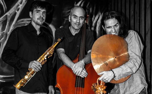 Trizak protagoniza un concierto junto a Rubén Salvador en la Escuela de Música de Las Arenas