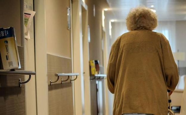 Fallece en el hospital un anciano con covid-19 que residía en una vivienda comunitaria de Vitoria