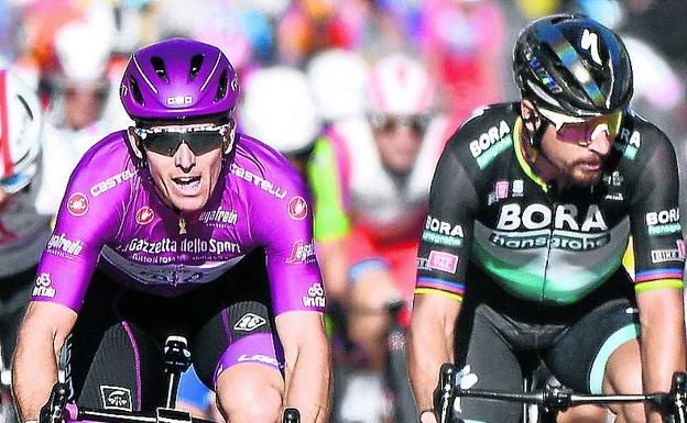 Demare remata la etapa más rápida de la historia del Giro