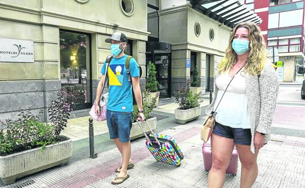 Un puente con la mitad de reservas en los hoteles de Vitoria por el 'efecto Madrid'